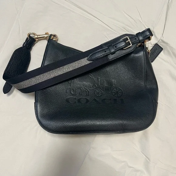 Coach Black Shoulder Bag - Picture 2 of 7